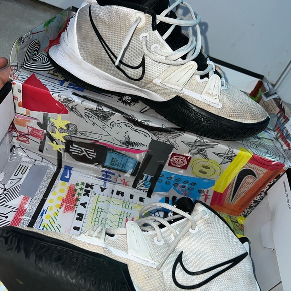 Nike Kyrie 7 - Mens Basketball Shoes - White/Black/White, Size 10.5 - Picture 3 of 12